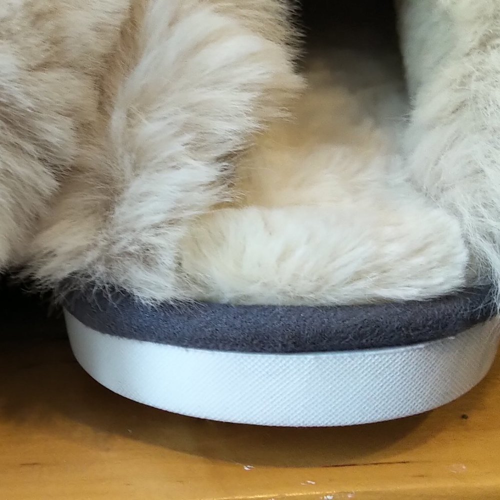 Ladies Gray ultra-suede faux-fur scuffs US size 7-8 excellent - Picture 2 of 10